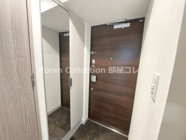 玄関　類似物件参考写真の為 現況と異なる場合現況優先