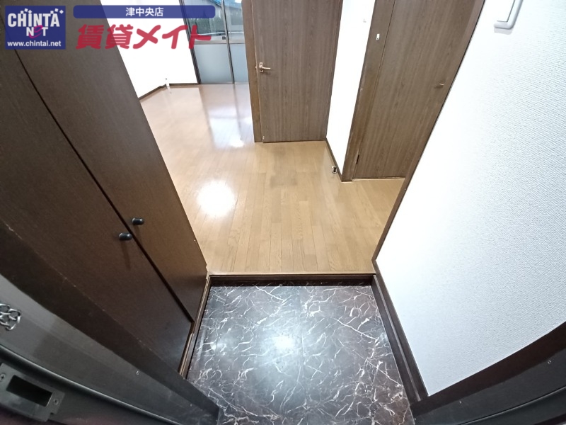 玄関　別部屋の写真