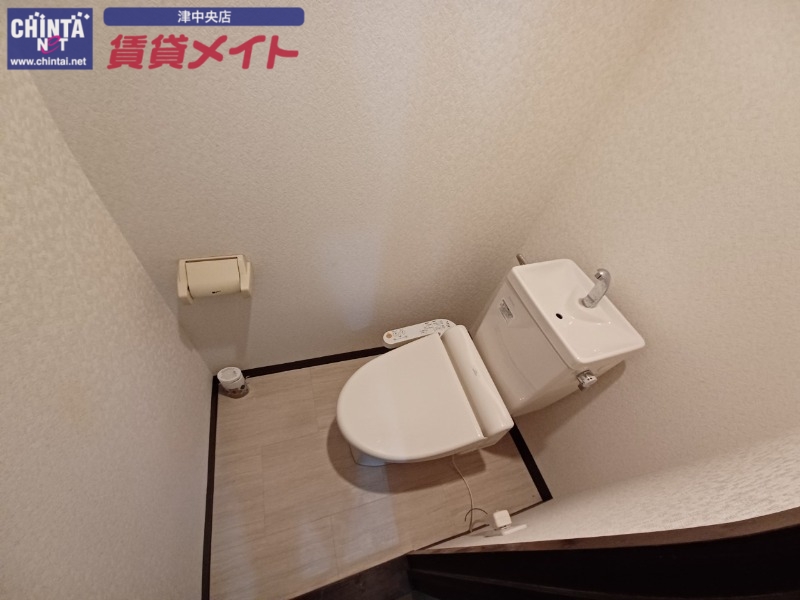 トイレ　別部屋の写真