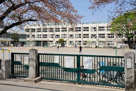 小学校　日野市立南平小学校（小学校）まで1317m