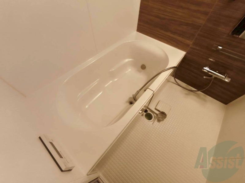 バス・シャワールーム　お風呂になります。一日の疲れを癒してくださいね。