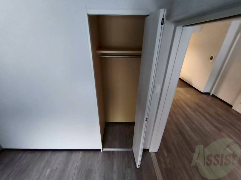 収納　クローゼットは奥行きもあり、荷物が多い方でも安心です。