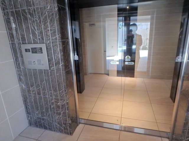 エントランス　★お問い合わせはタウンハウジングまで★