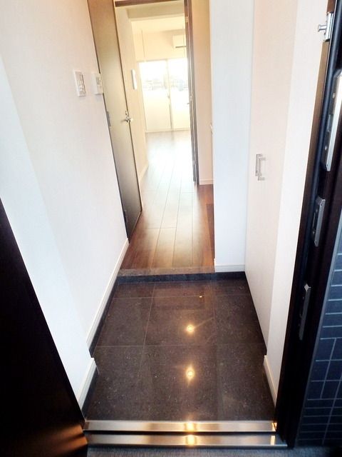 玄関　★お問い合わせはタウンハウジングまで★