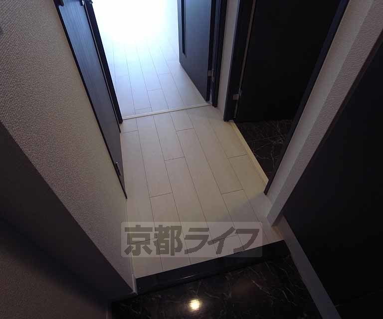 その他部屋・スペース　明るい廊下です。