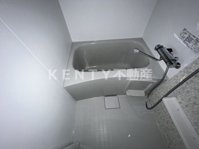 バス・シャワールーム　落ち着いた空間のお風呂です