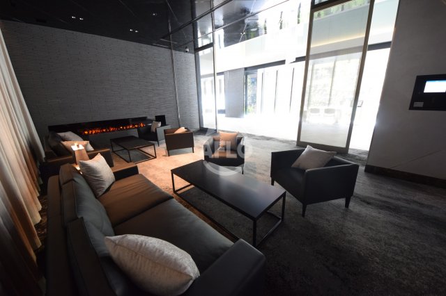 ロビー　ローレルタワー御堂筋本町　ロビー