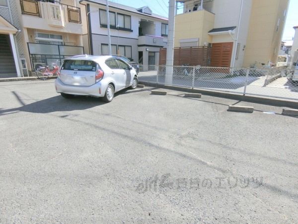 駐車場　駐車場