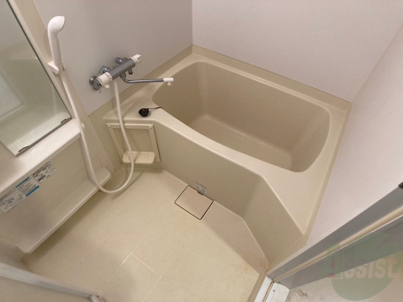 バス・シャワールーム　お風呂になります。一日の疲れを癒してくださいね。