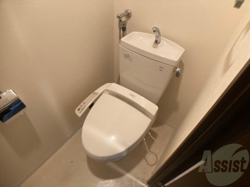 トイレ　こちらはトイレです。清潔感があり、安心して使用できます。