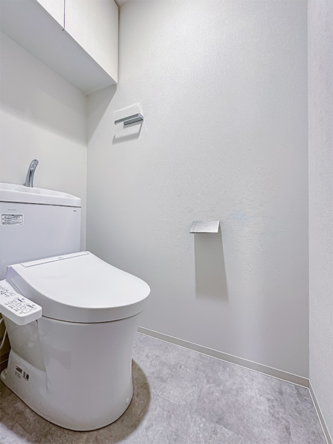 トイレ　※写真は同タイプ住戸です。