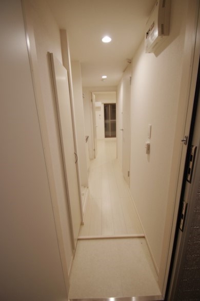 玄関　※別部屋参考写真