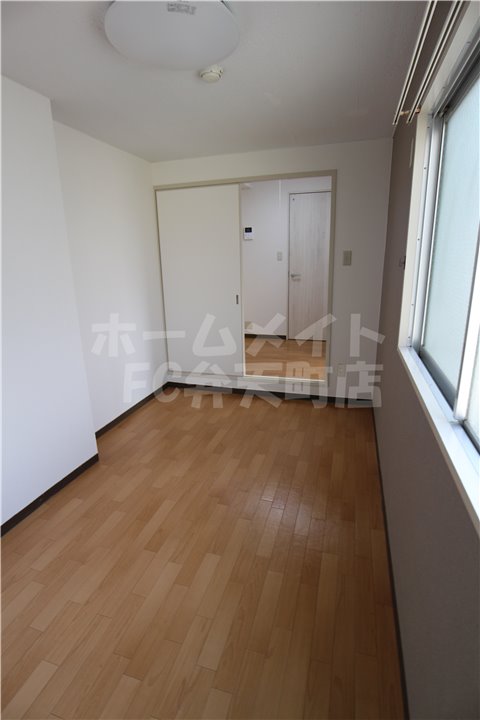 居室・リビング　こちらの居間で趣味の時間をお楽しみください