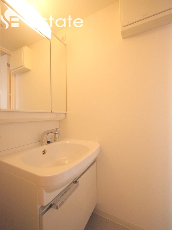 洗面設備　独立洗面台シャンプードレッサー付