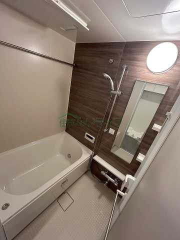 バス・シャワールーム　同タイプの参考写真となります。