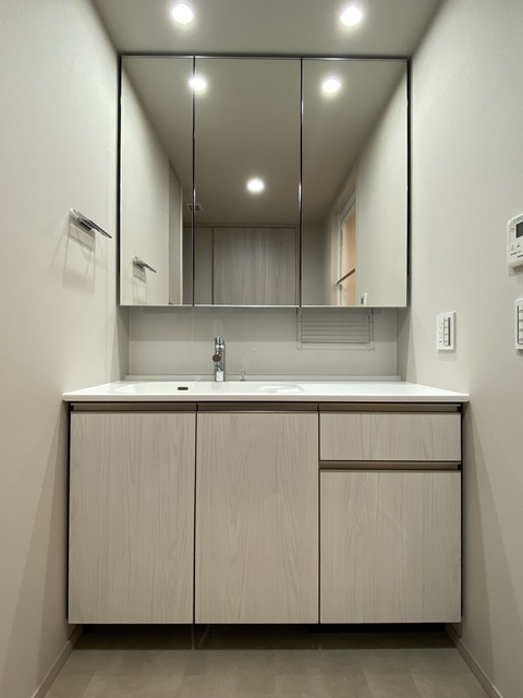 洗面設備　嬉しい独立洗面台です！