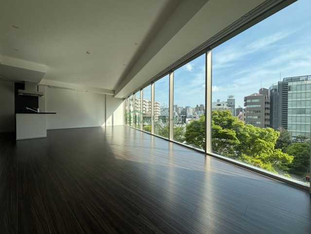 ロビー　コンフォリア新宿イーストサイドタワー