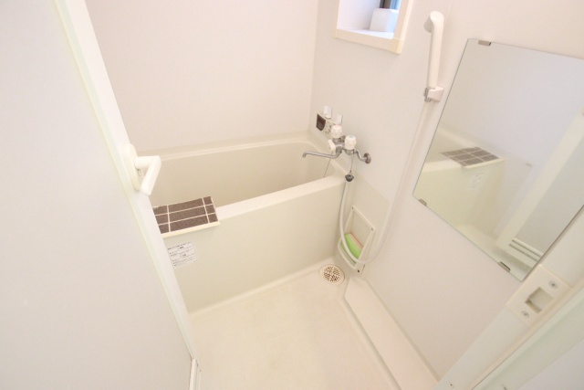 バス・シャワールーム　※別室の参考写真の為、現況優先です。