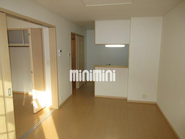 居室・リビング　明るいリビングですよ