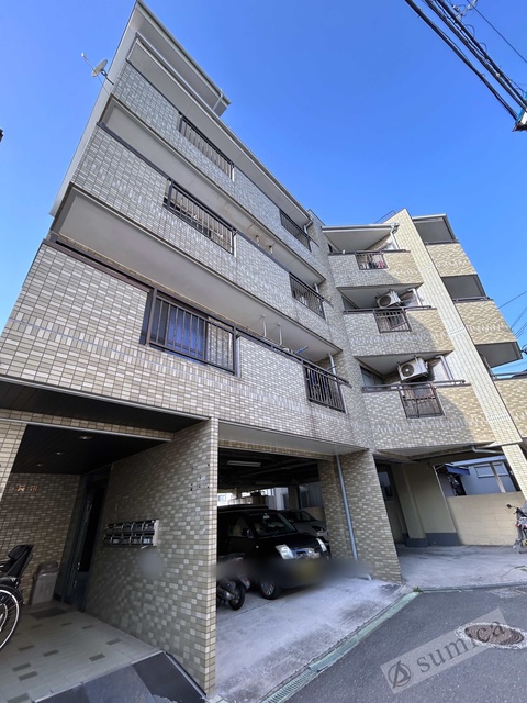 建物外観　スマートに佇むお家。毎日が楽しくなります。