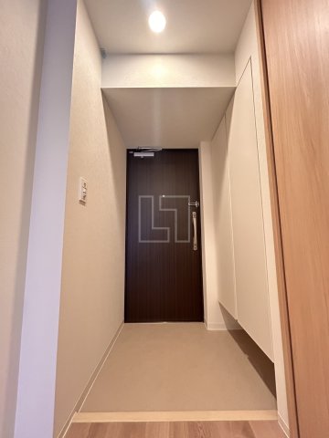 玄関　Metrosa谷町六丁目North　玄関スペース