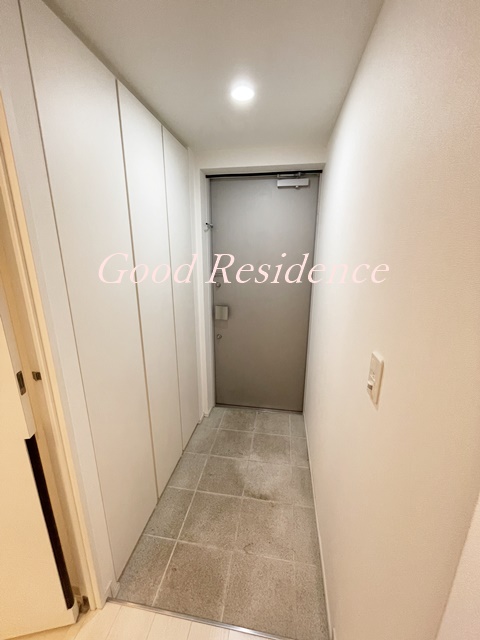 玄関　【キッズルーム完備のハイグレードマンション♪】オススメ物件！