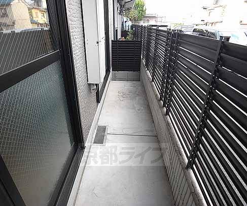 バルコニー　日当たりの良いバルコニー。