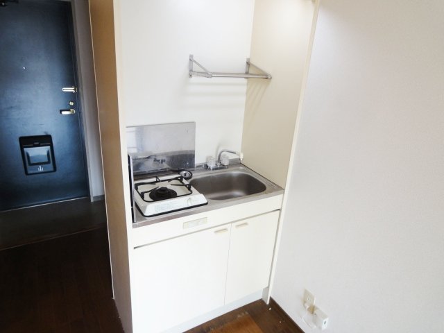 キッチン　同物件別号室