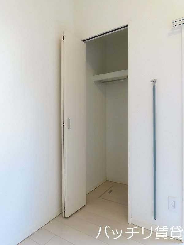 収納　別号室タイプの為、現状を優先致します。