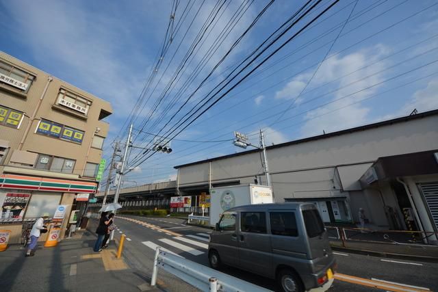 その他　駅前（その他）まで400m