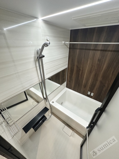 バス・シャワールーム　豪華な広々としたバスルームでお寛ぎください♪♪