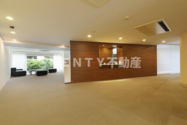 ロビー　建物の内部です