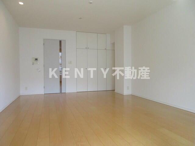 居室・リビング　ゆったり過ごせる居間です