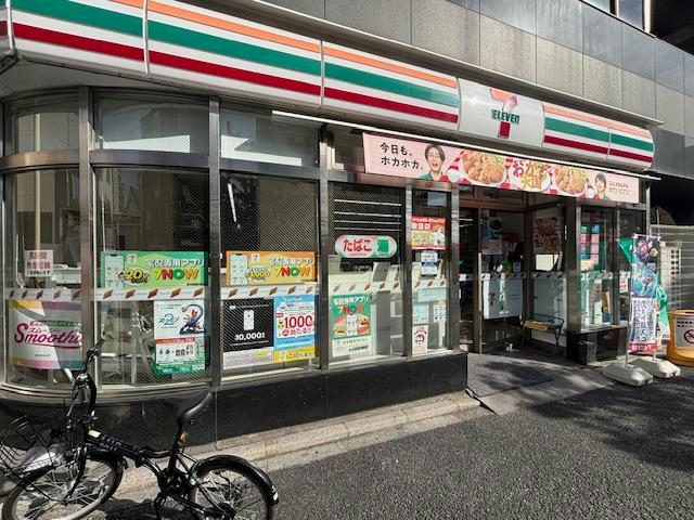コンビニ　セブンイレブン葛飾亀有3丁目店（コンビニ）まで105m