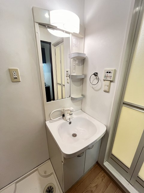 洗面設備　スペースが確保できる洗面所です