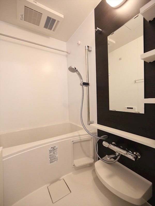 洗面設備　バスルーム　浴室暖房乾燥機付き