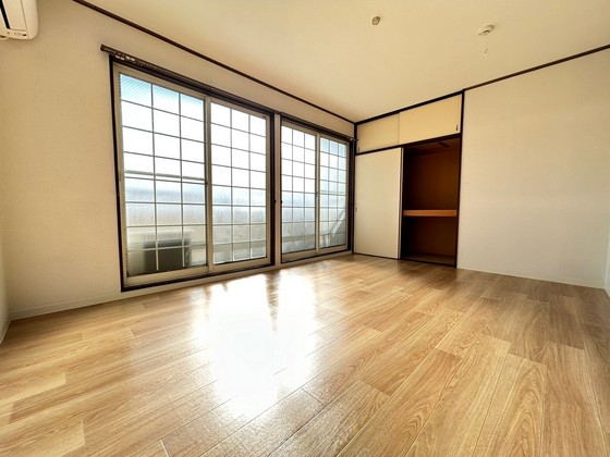 居室・リビング　※別部屋の写真です