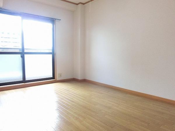 居室・リビング　フローリング！