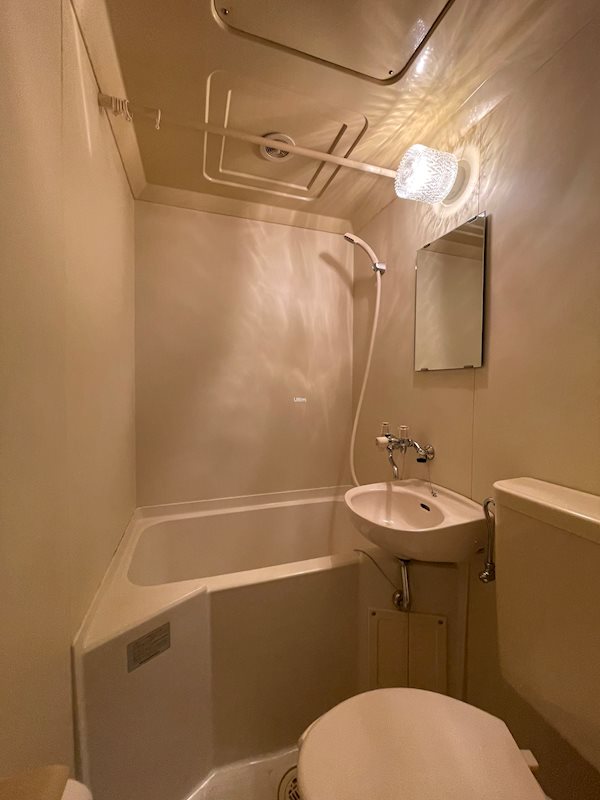 バス・シャワールーム　別の部屋の写真