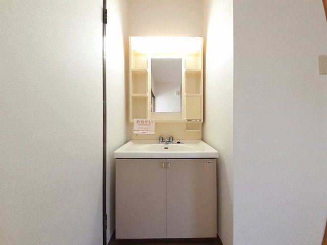 洗面設備　使いやすい洗面所です