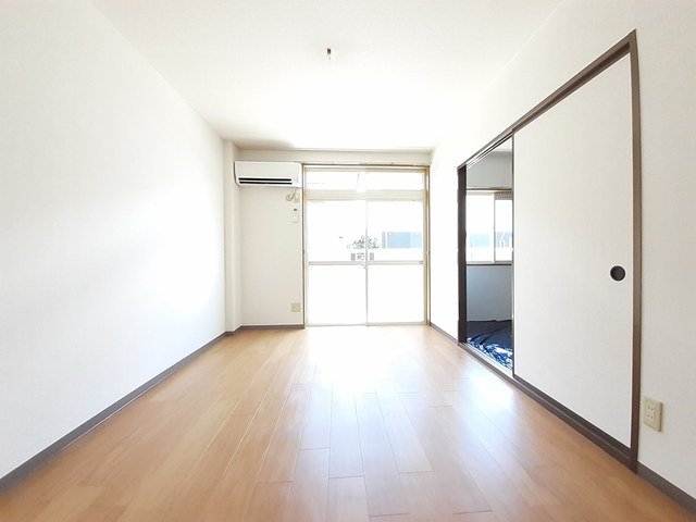 居室・リビング　明るい室内です