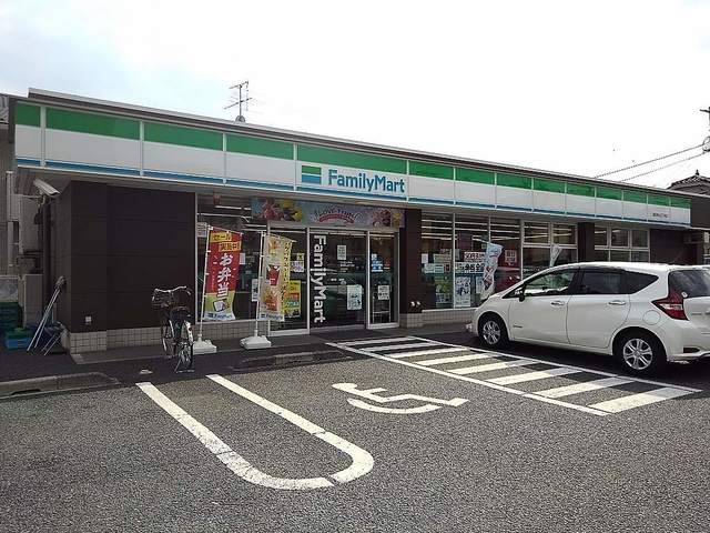 コンビニ　ファミリーマート 越谷赤山三丁目店（コンビニ）まで491m