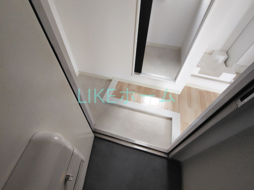 玄関　バルコニー