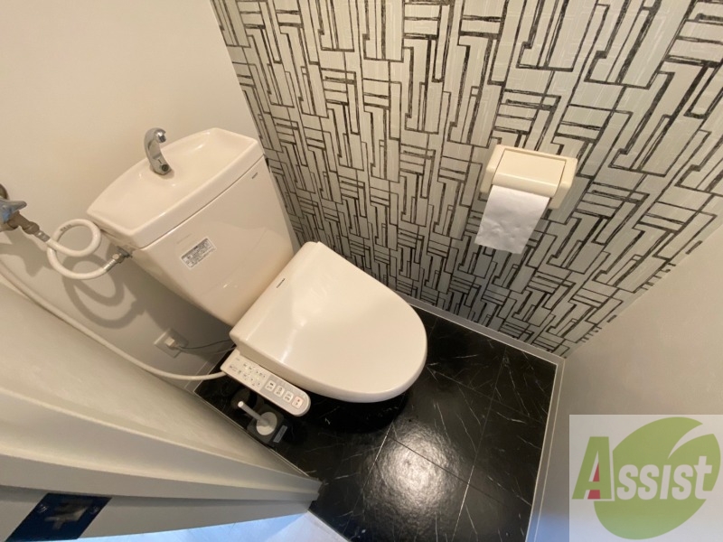 トイレ　ウォシュレット機能がついたトイレ。安心して使用できますね。