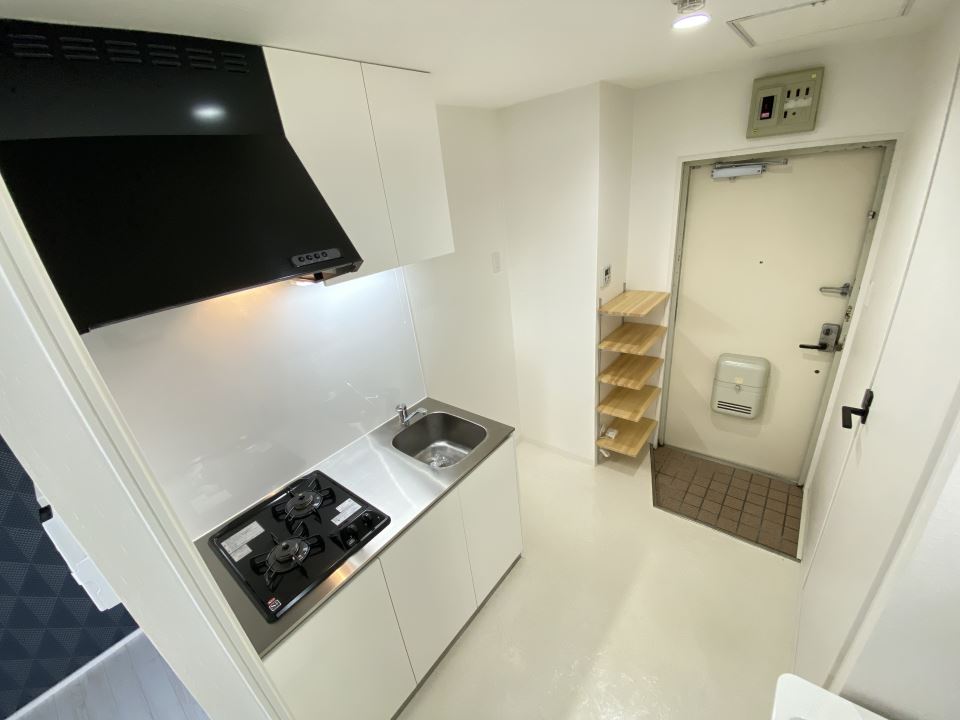 玄関　玄関収納は稼働棚タイプで使い分けできます