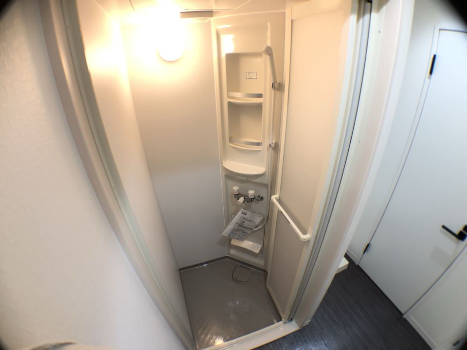 バス・シャワールーム　シャワー派のあなたに不要なあれ、撤去ぉ！