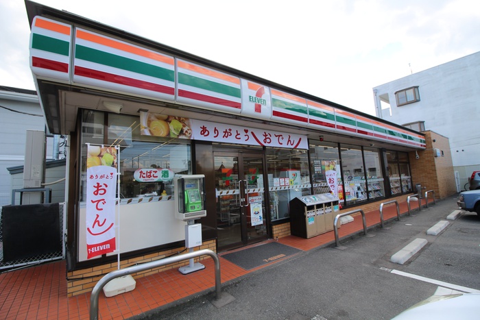 コンビニ　セブンイレブン新田2丁目店（コンビニ）まで651m