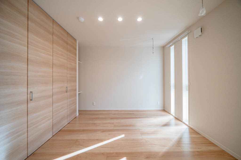 その他部屋・スペース　【南洋室】６．４帖の洋室です。