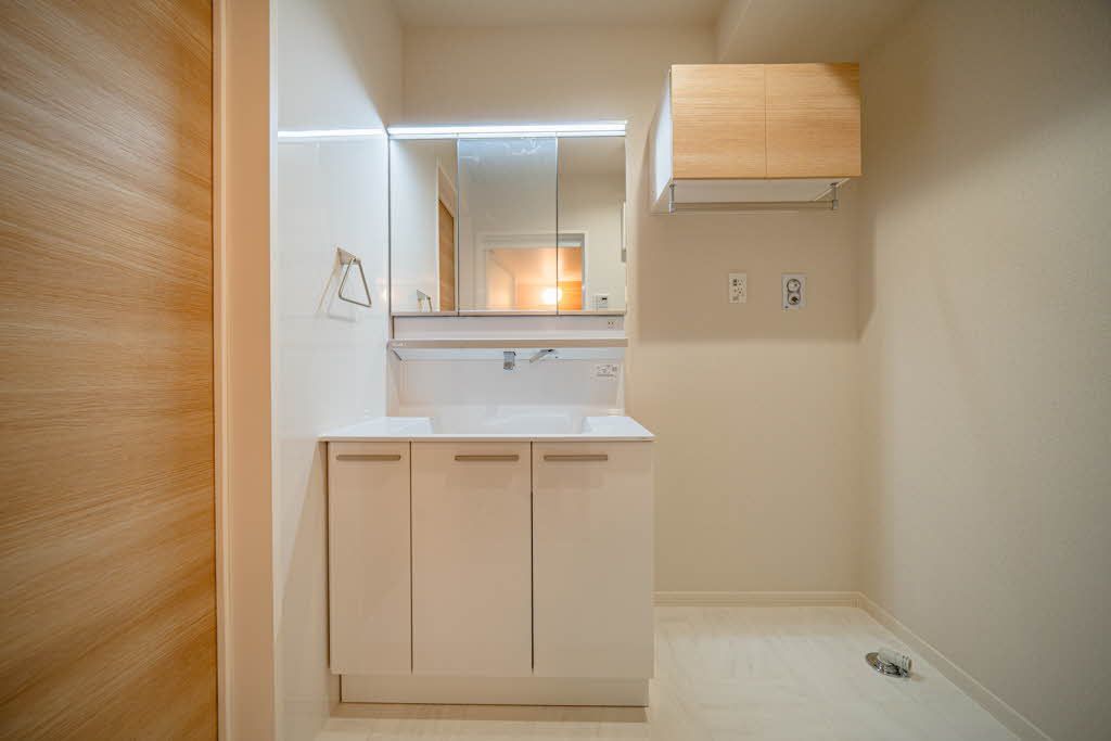 その他部屋・スペース　【洗面】清潔感のある洗面台です。
