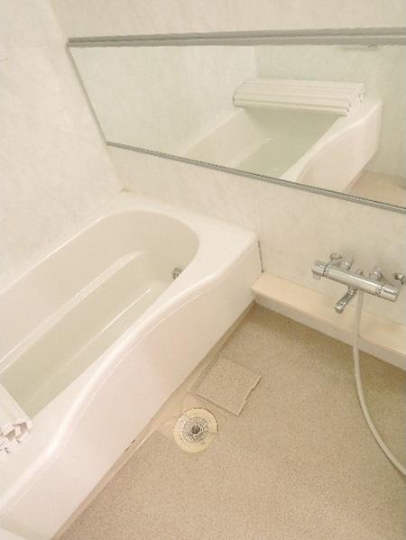 バス・シャワールーム　バスルーム